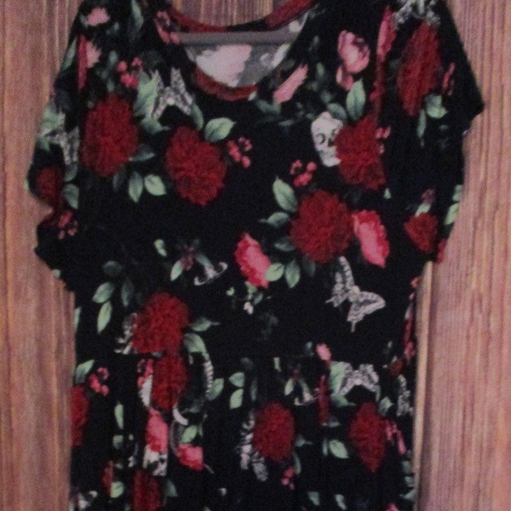 Torrid MIDI dress super soft size 3 roses skulls butterfly VGUC super cute